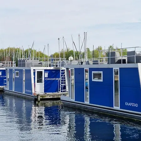 Marinaparcs Πλωτό κατάλυμα
