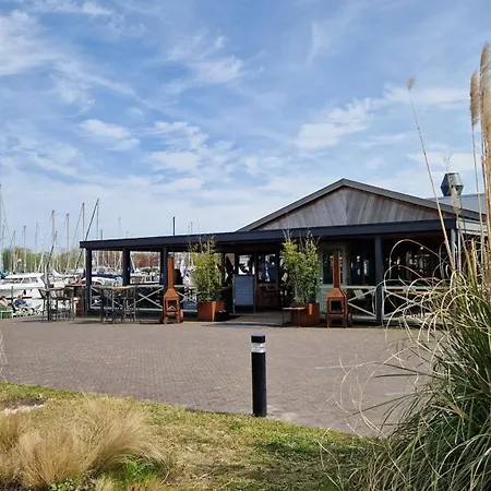 Botel Marinaparcs Naarden